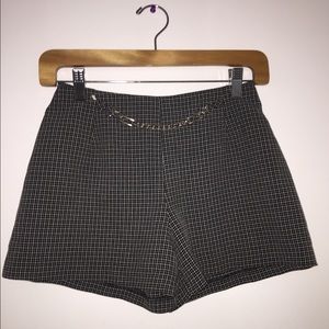 Vintage grid shorts with chain